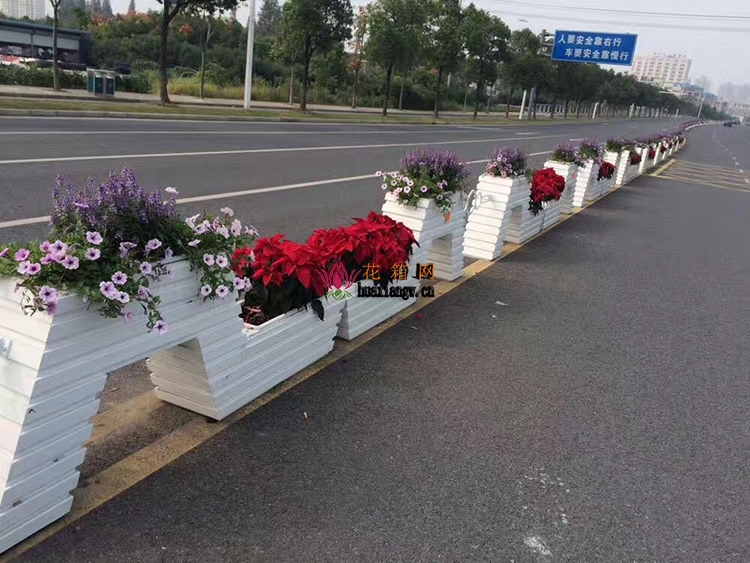 PVC花箱、pvc長(zhǎng)條花箱、pvc道路花箱圖片