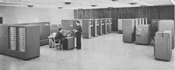 IBM 702:第一代AI研究者使用的電腦.